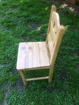 Enyhén döntött támlájú tölgyfa szék